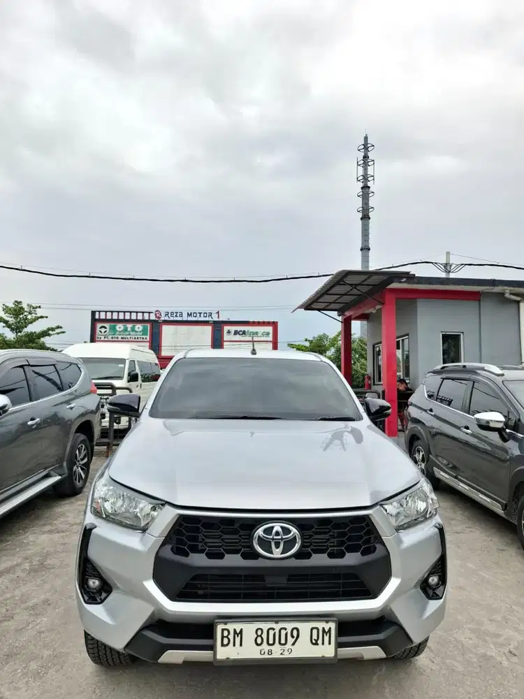 Hilux 2024 G DC manual. Km 32rb antik