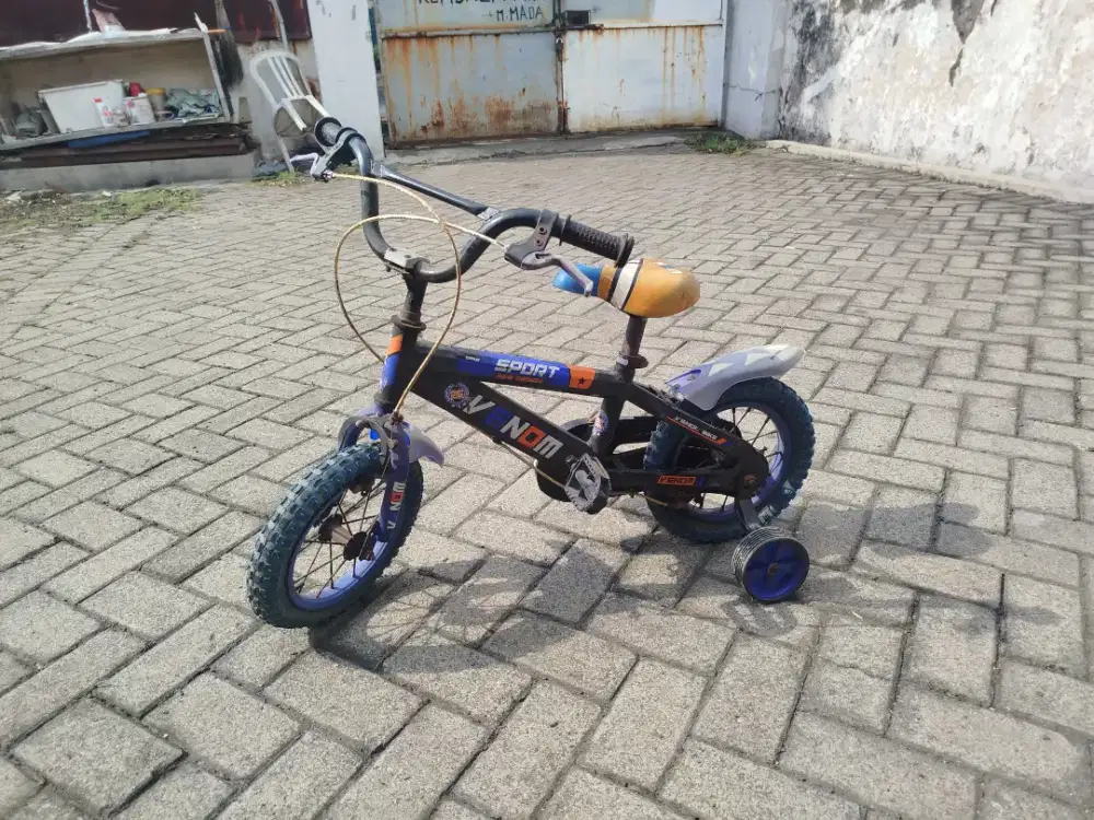 Sepeda anak ukuran 12 inch BMX venom