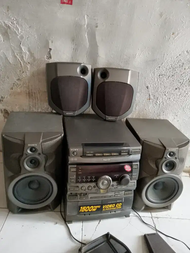 Jual audio speker merk Sony masih bagus suara bas manteb.