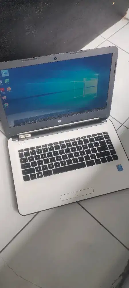 laptop HP14 Intel core i3-5005u ram 8 GB SSD 240Gb layar 14in 2jt aja