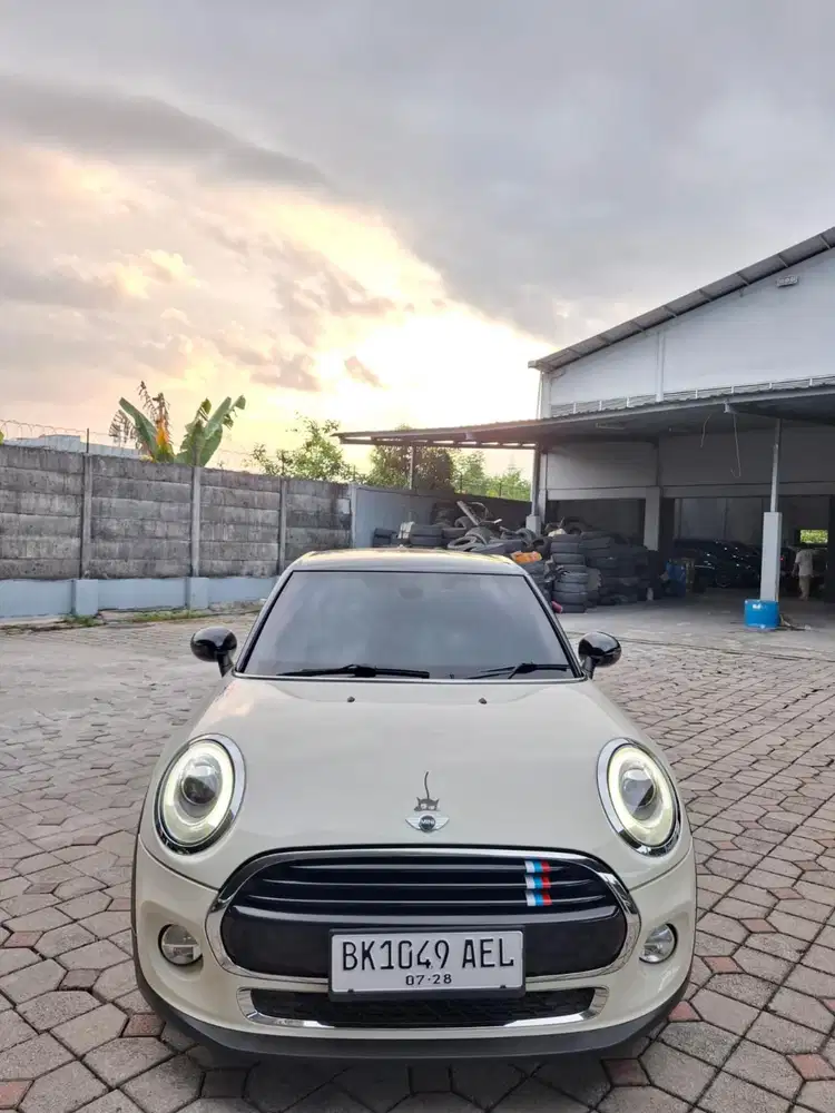 Mini cooper 2016 1.5 5door matic. Km 39rb antik