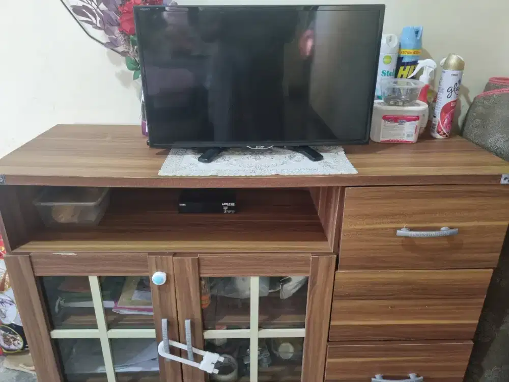 Rak Tv 3 laci dan Televisi