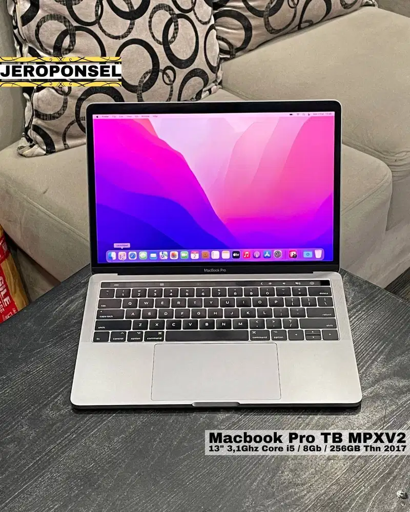 MACBOOK PRO TOUCHBAR 2017 13” i5 8/256GB MULUS CC RENDAH GARANSI ORIGI