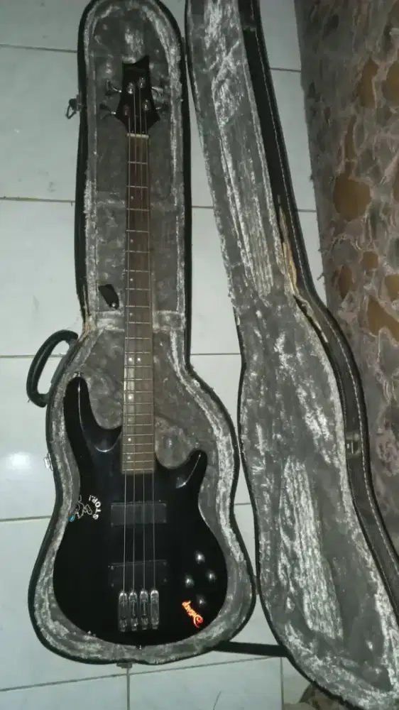 Jual gitar bass schecter