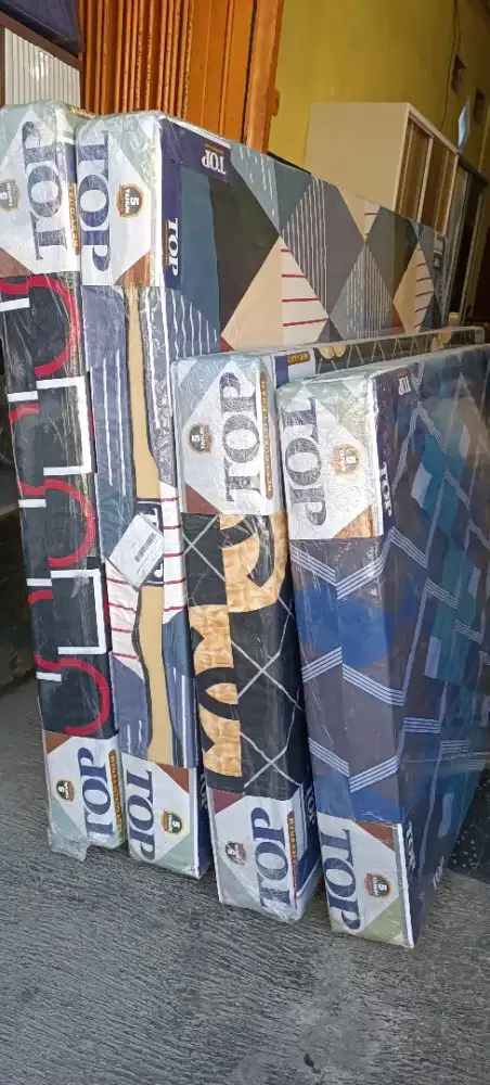 Prabotan RT Baru Jual Murah Krn Tdk Jd Isi Kost 4Busa,2Lemari,2Sofa