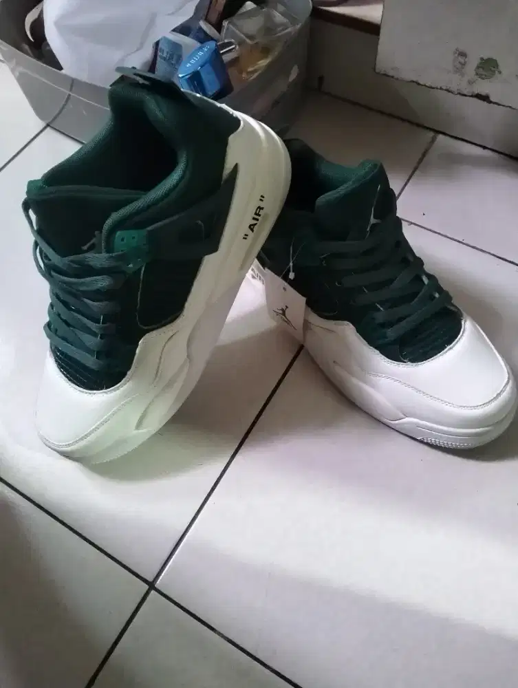 Jual sepatu Jordan kw size 44 insole 28, tetapi cocok buat size 43