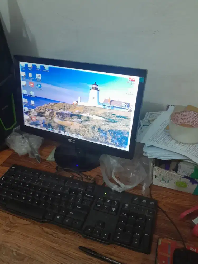 Di Jual Murah : Monitor Komputer Merk AOC Ada : 15 Unit.