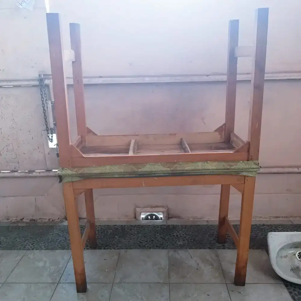 Meja warung makanan / minuman