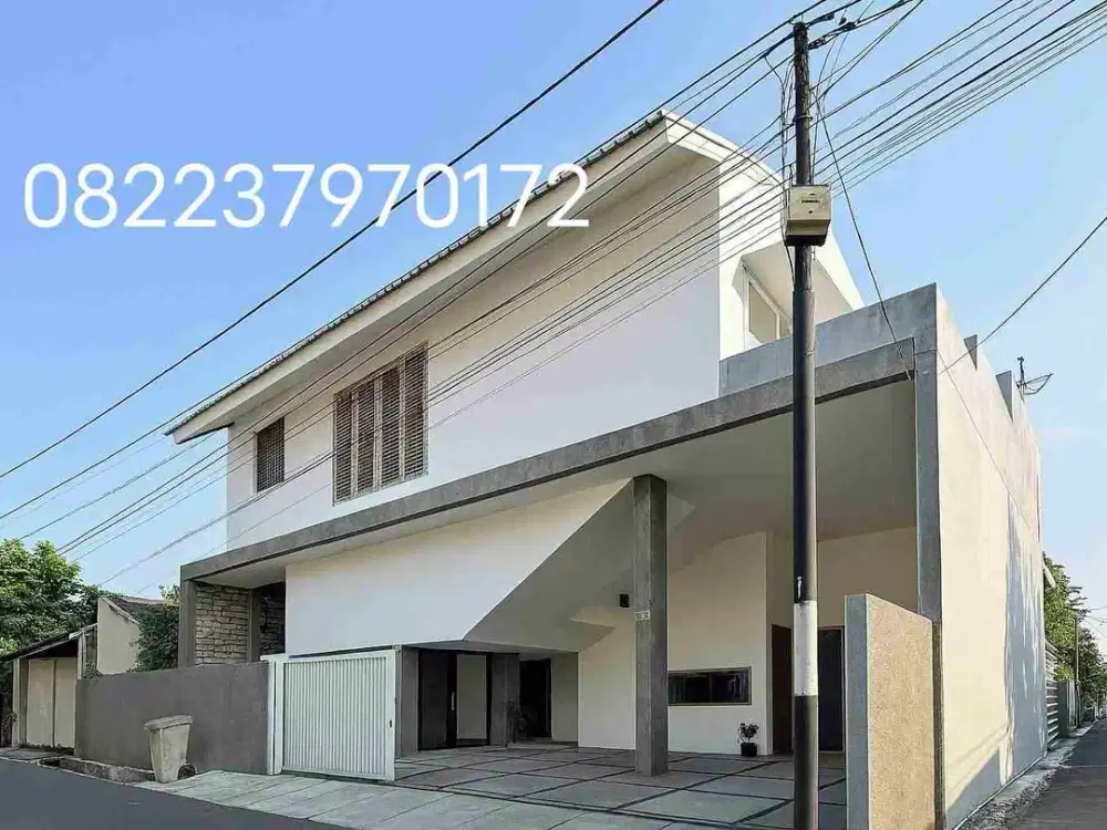 DIJUAL RUMAH CANTIK STRATEGIS HOOK  DI PULOMAS JAKARTA TIMUR