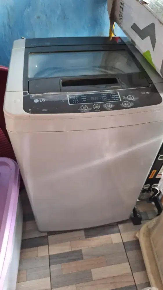 DIJUAL BU MESIN CUCI INVERTER MERK LG 8KG