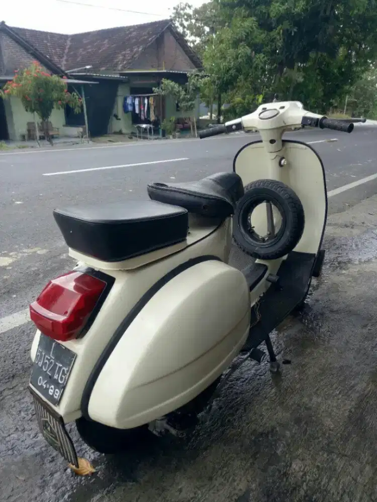 vespa p150s tv klasik 1983