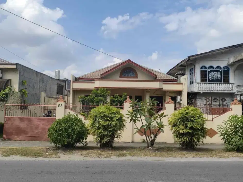 Villa Di jalan Prajurit daerah Krakatau Medan Timur