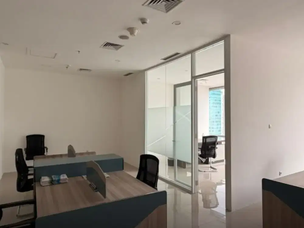 FOR LEASE CENTRAL PARK  OFFICE SPACE SOHO CAPITAL CENTRAL PARK Size 112 m2 SEMI FURNISHED