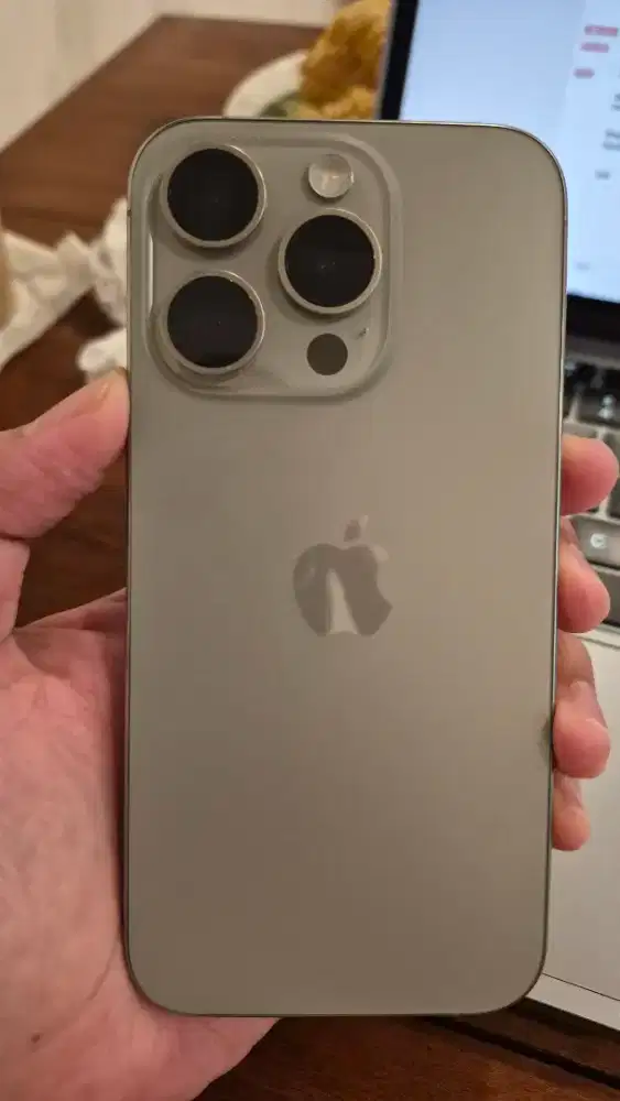 Iphone 15 Pro 256GB Natural Titanium ex Garansi Resmi