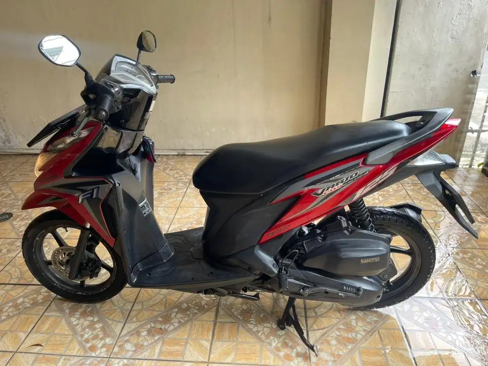 Dijual Vario CBS 125 Warna Merah 2013