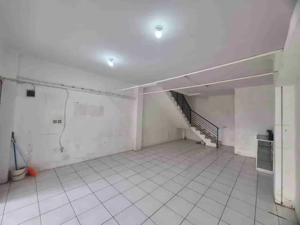 Disewakan Ruko Antapani 3 Lantai