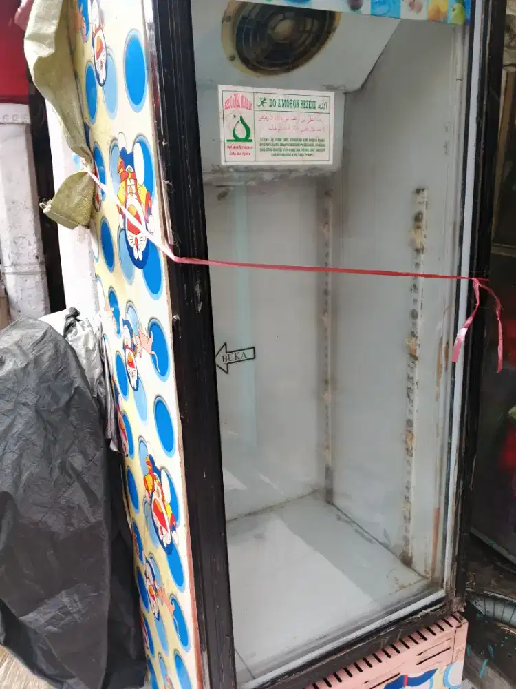 Di jual kulkas showkes