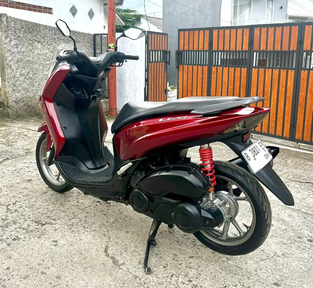 DIJUAL CEPAT MULUSS Yamaha LEXI VVA 125 Th.2018 (Pajak Hidup 08/2024)