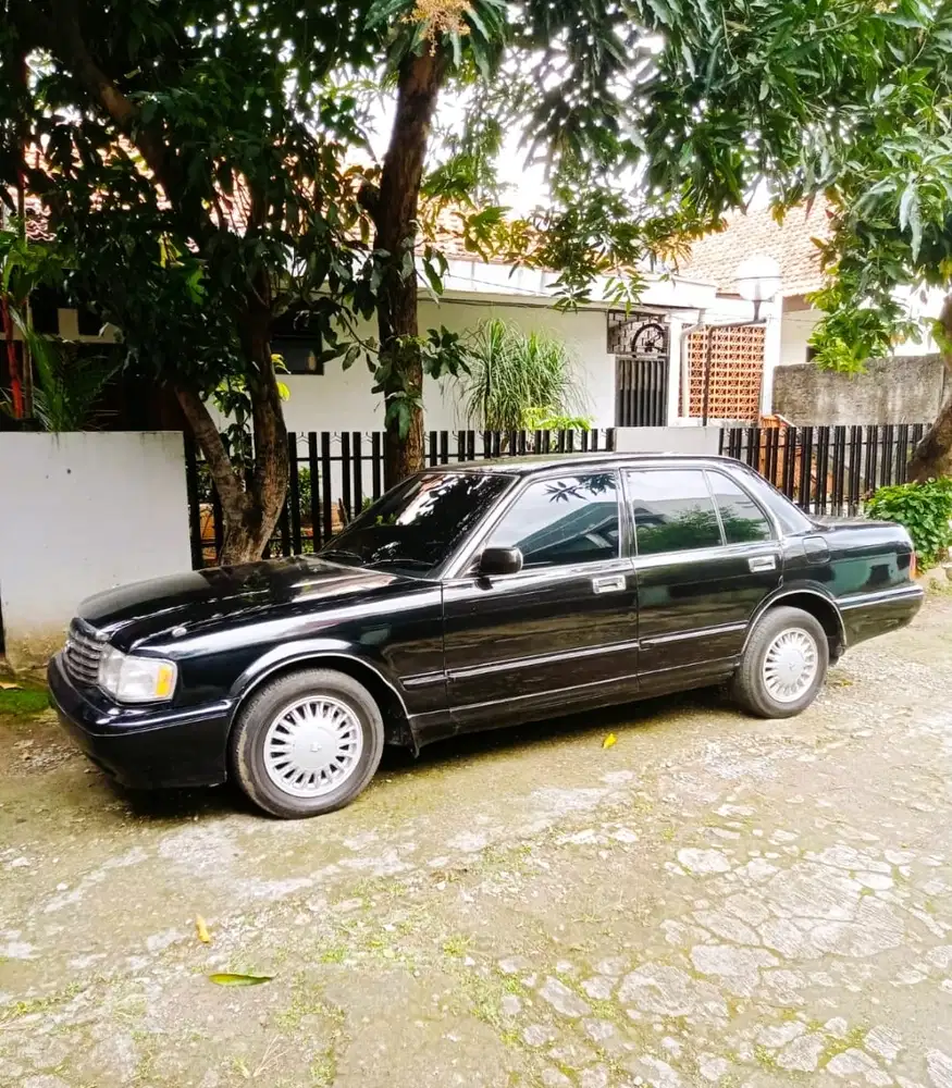 Toyota Crown Royal 1993 Bensin