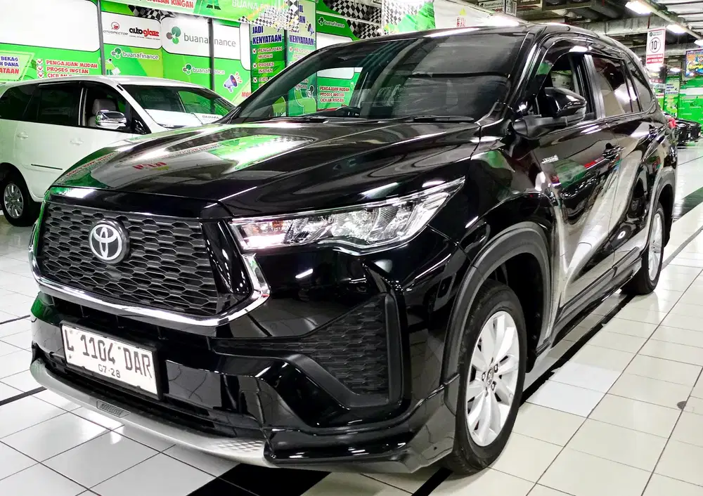 Toyota Innova Zenix V Hybrid Modellista CVT 2.0 Hitam 2023 Matic / AT