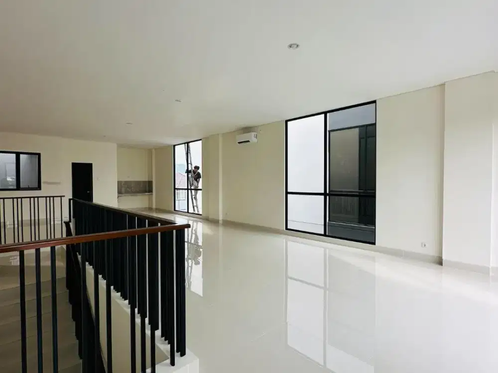 RUKO PREMIUM 3 LANTAI HANYA 3 M-AN DILOKASI EMAS GADING SERPONG!