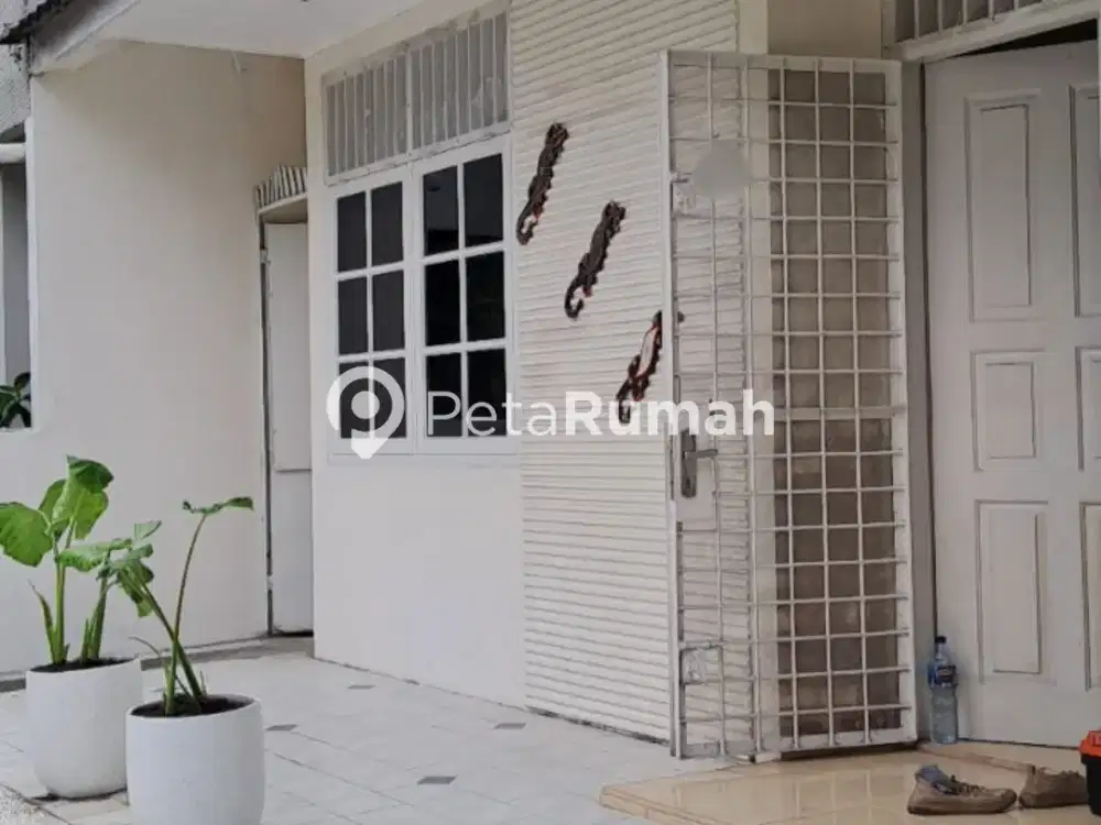 DIJUAL/DISEWA VILLA  JALAN SETIA BUDI KOMPLEK TASBIH 1 - DAERAH RINGROAD (Wandyago)