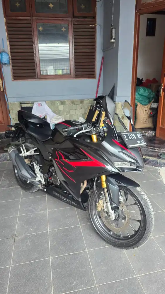 CBR150R ABS BLACK RED