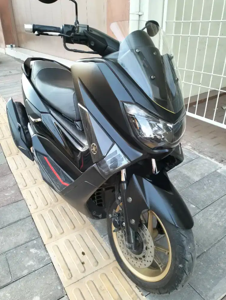 Yamaha Nmax black