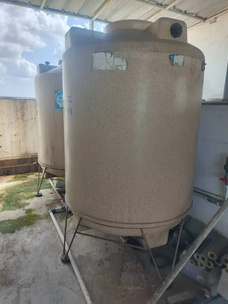 Dijual Bekas Pemakaian Torren PVC Penguin 1.000 Liter TD 110