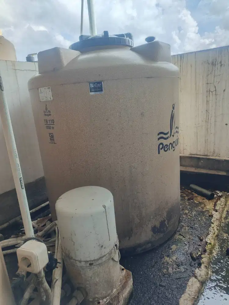 Dijual Bekas Pemakaian Torren PVC Penguin 1.000 Liter TB 110
