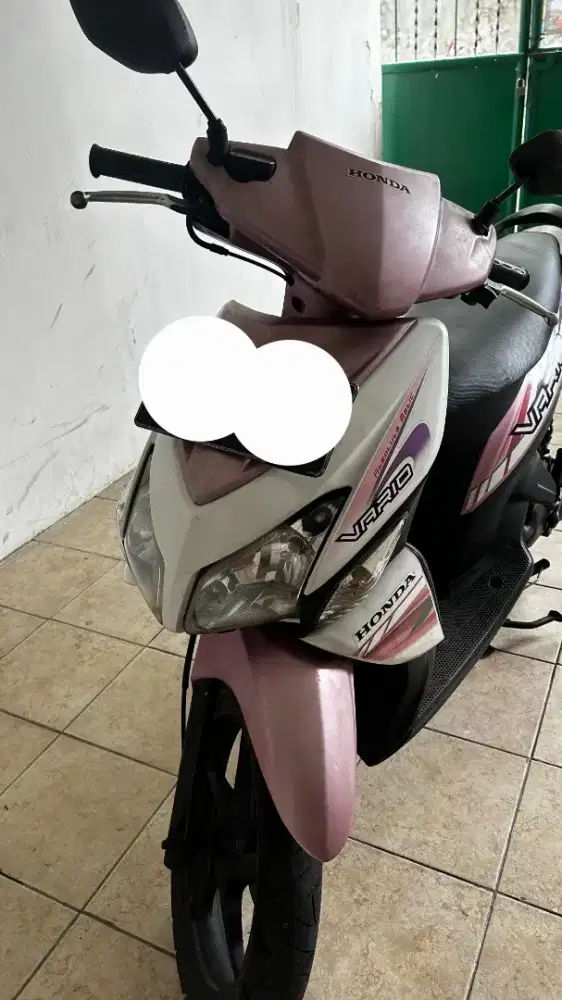 DIJUAL CEPAT BU HONDA VARIO PUTIH