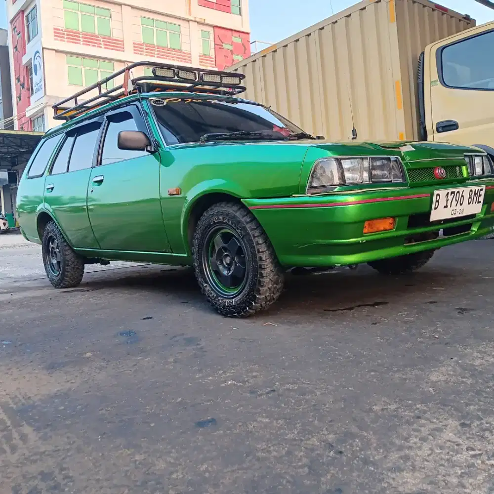 Di jual mazda vantrend