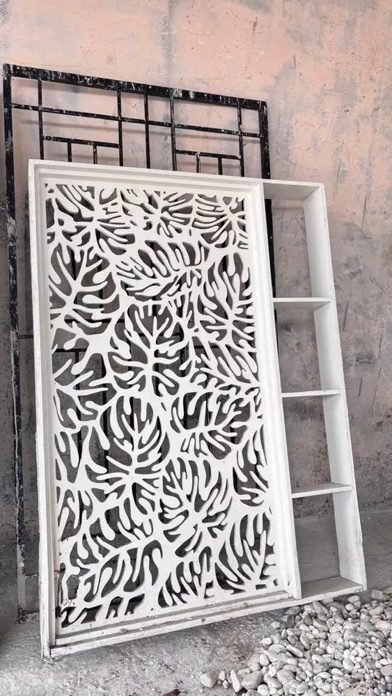 Partisi Pembatas Ruangan (Laser Cutting) & Kusen Jendela (+Kaca)