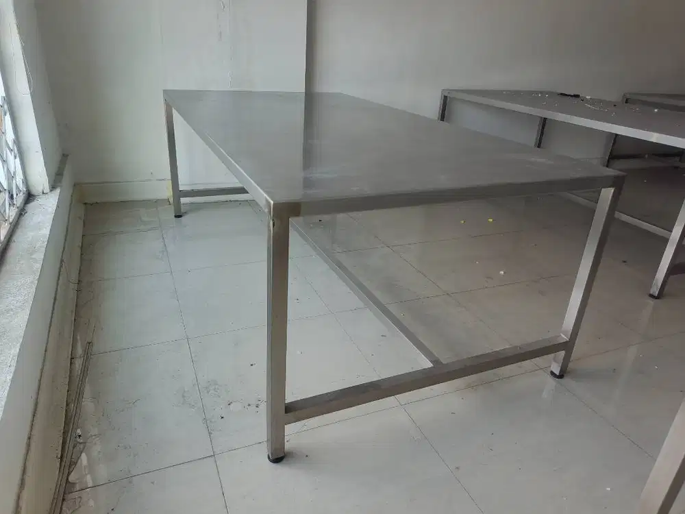Dijual Meja Stainless 111 x 210 x 75,5 cm utk resto / kantor / pabrik