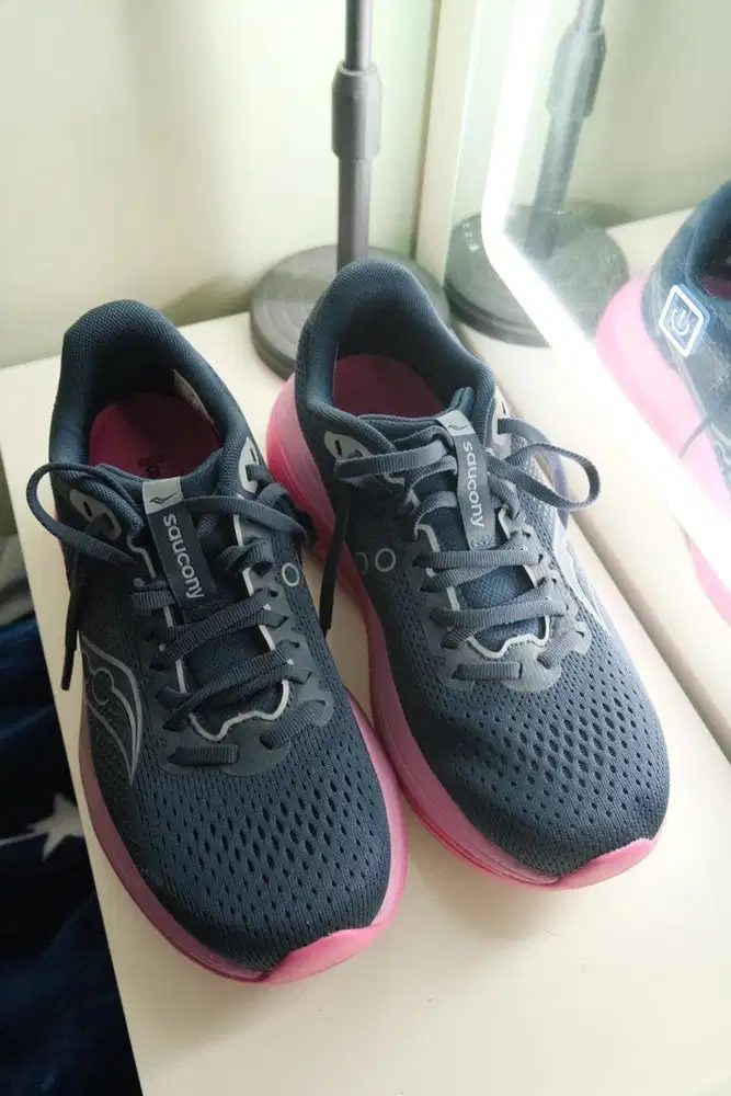 Preloved Saucony endorphin trainer