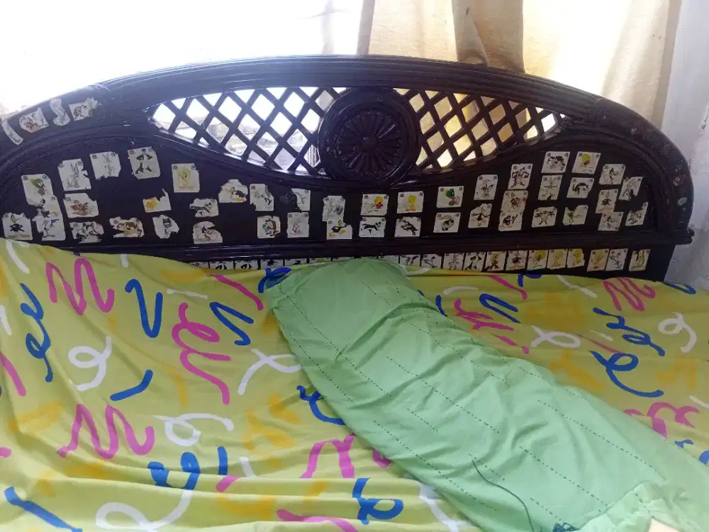 Jual tempat tidur jati jadul BU buat bayar spp anak sekolah dibonusan