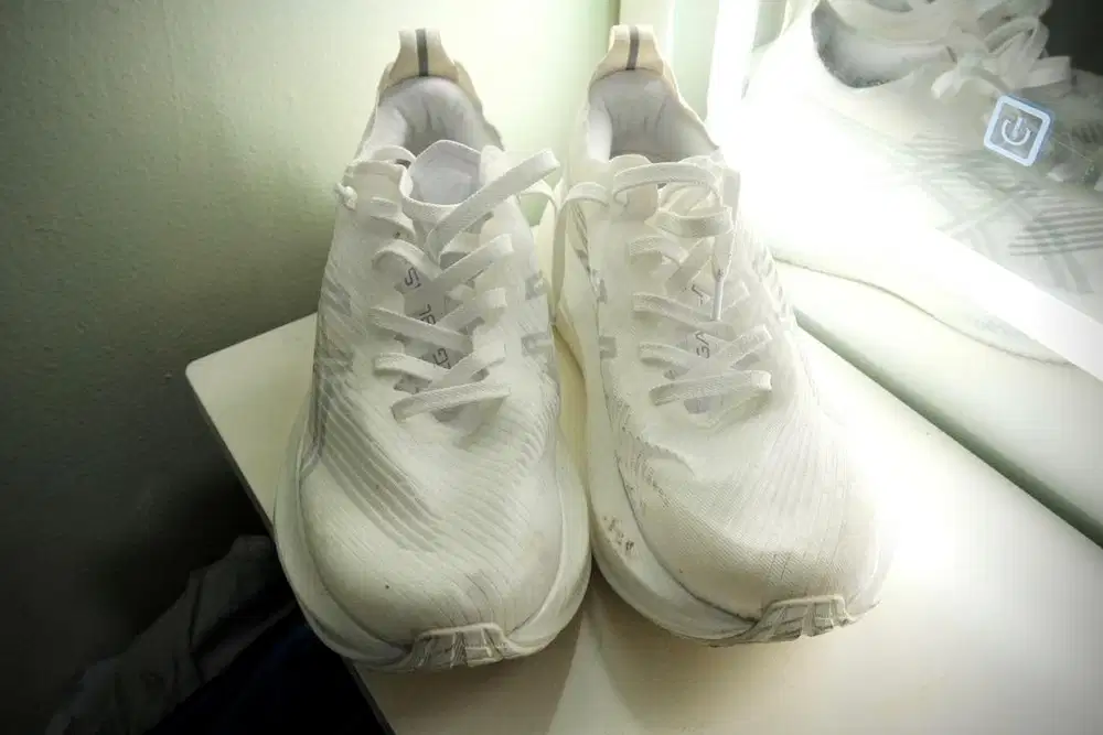 Preloved Asics Megablast White