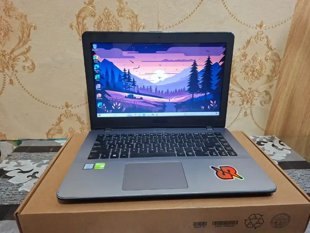 Laptop ASUS VIVOBOOK A442UR -CORE I5 8th -4GB -SSD 240 GB - MULUS