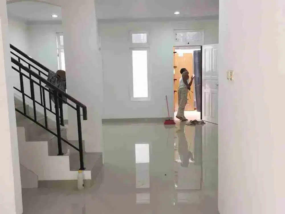 Di jual Rumah Bagus 2 lt di Taman Palem Lestari