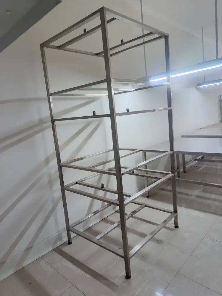 Dijual Bekas Rak Stainless 5 susun 90 x 83,5 x 201,5 cm