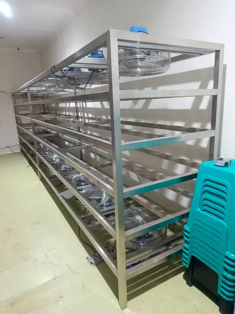 Dijual Bekas Rak Stainless 5 susun 300 x 84 x 165 cm