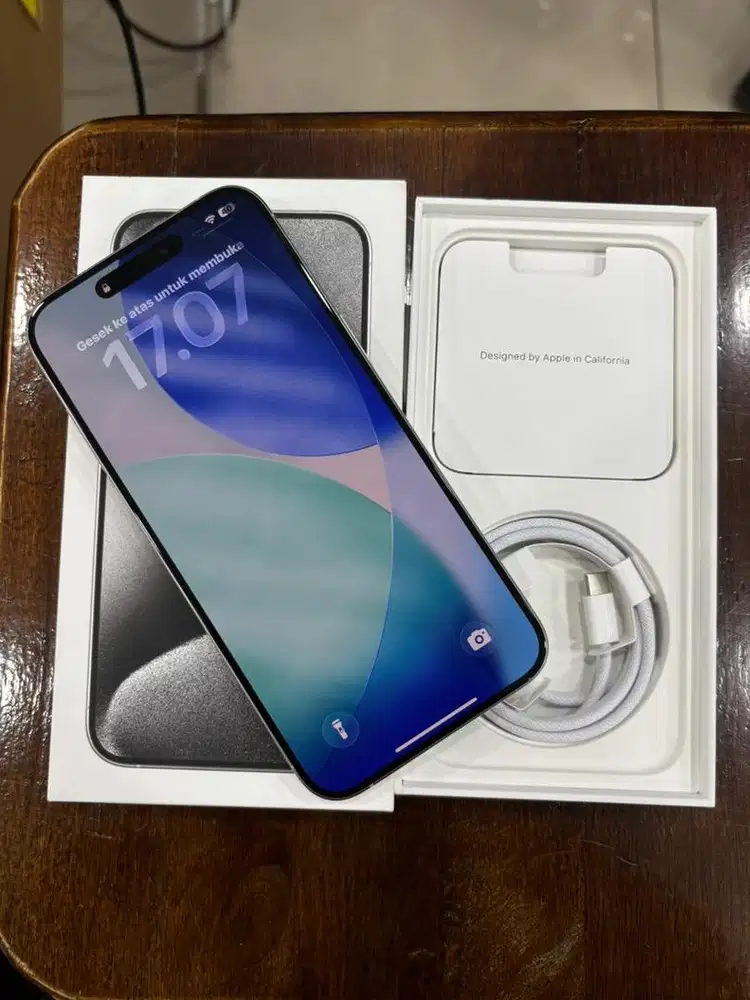 Second iphone 15 pro max white 256gb ibox like new