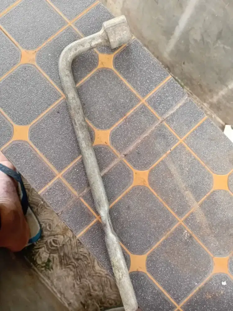 Kunci roda siap pakai