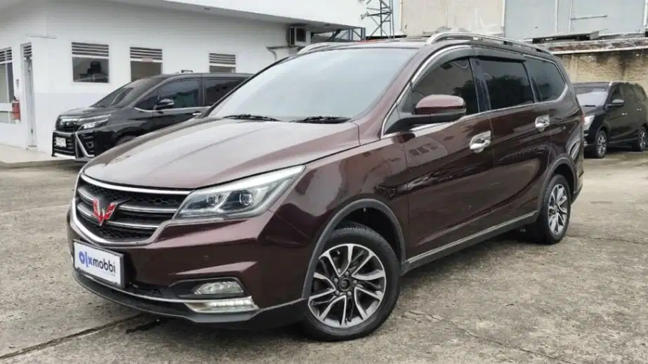 Pajak Panjang - Wuling Cortez 1.8 L Lux i-AMT Bensin-AT 2018