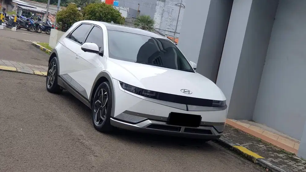 [ GARANSI 5TH ] Hyundai Ioniq 5 EV Standard Range AT Putih 2023/2024