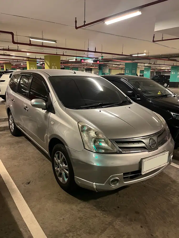 Nissan Grand livina 2012 Bensin