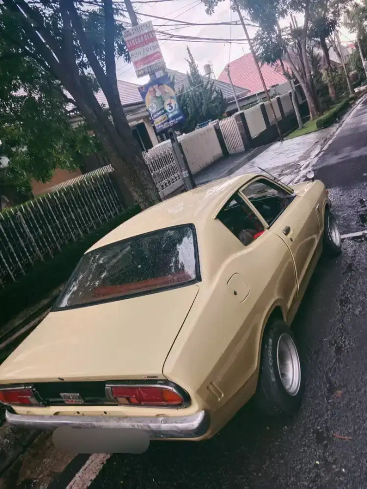 Datsun dua pintu 1975