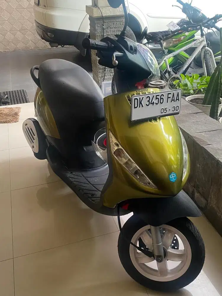 piaggio zip red 2011