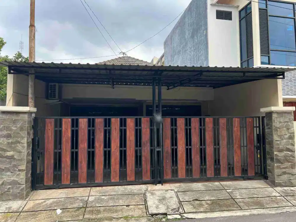 Dekat Udinus, Rumah Jl.Sadewa Semarang, Siap Huni