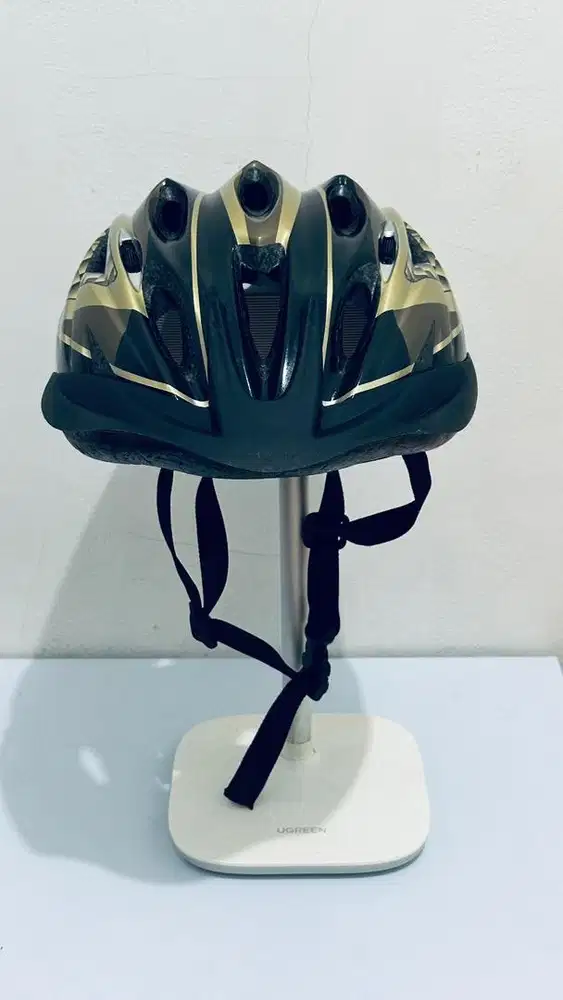 Di jual helem sepeda fingard